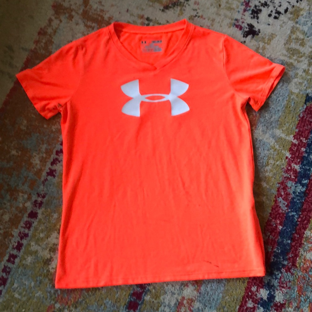 🧜🏼‍♀️3 for $15 item!🧜🏼‍♀️ Under Armour tee